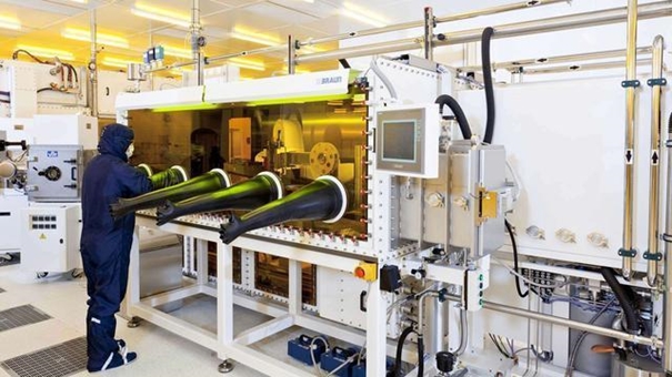 1630294994356794.jpg 舊蒸鍍機(jī)進(jìn)口報關(guān)上海代理公司